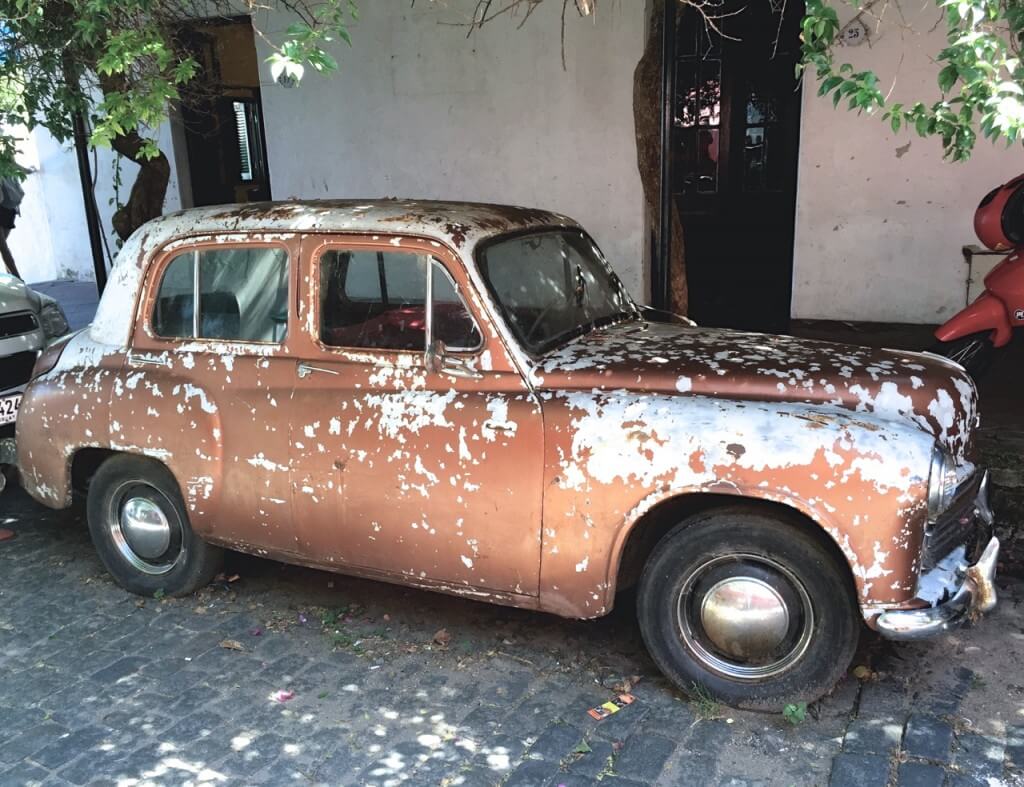 Montevideo und Colonia del Sacramento: Altes Auto