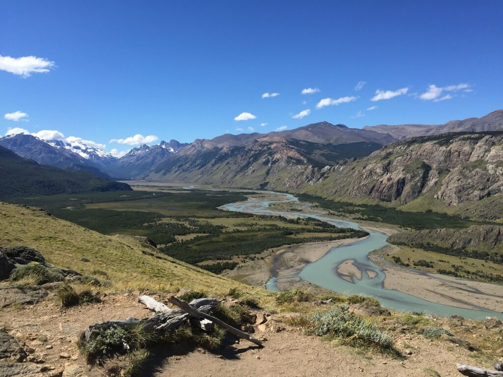Reisetipps Patagonien: El Chalté - Blick auf den Gletscherfluss beim Trekking