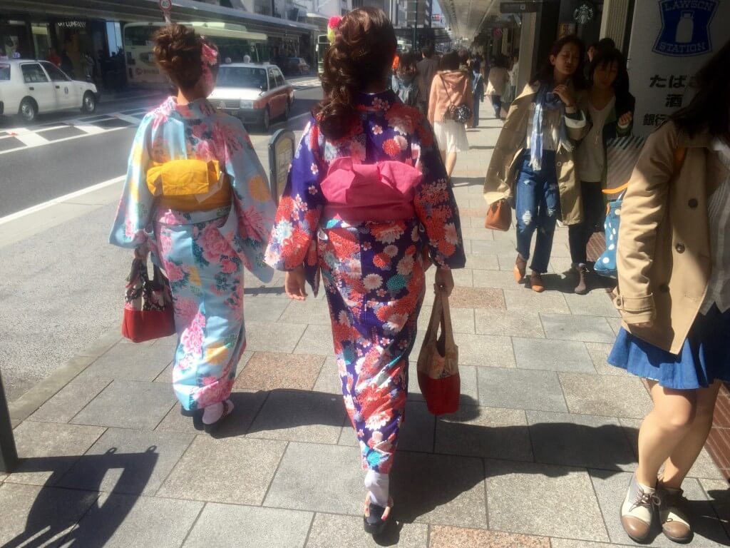 Reisetipps Kyoto: Traditionell gekleidete Frauen