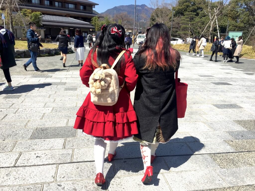 Fakten über Japan: Manga-Mädchen in Kyoto