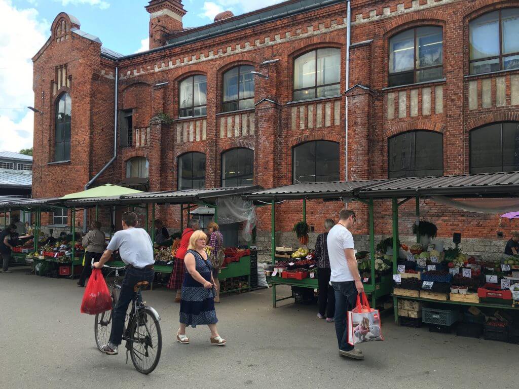 Reisetipps Riga: Markt in Ägenskains
