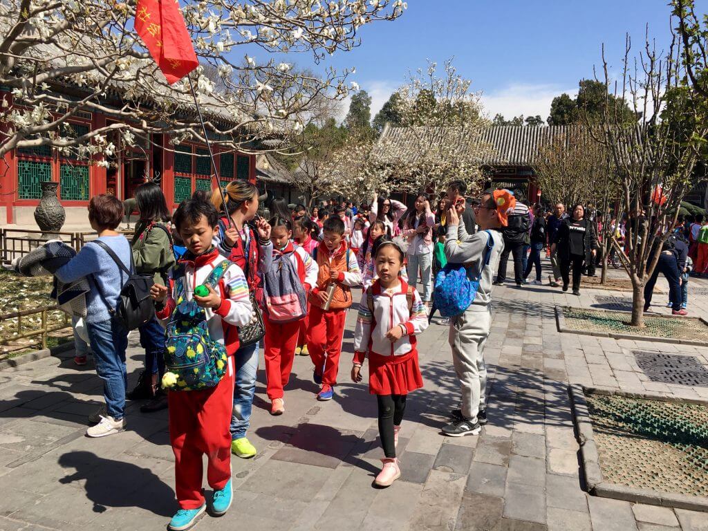 Die top 5 Peking Highlights: Schulklasse im Neuen Sommerpalast