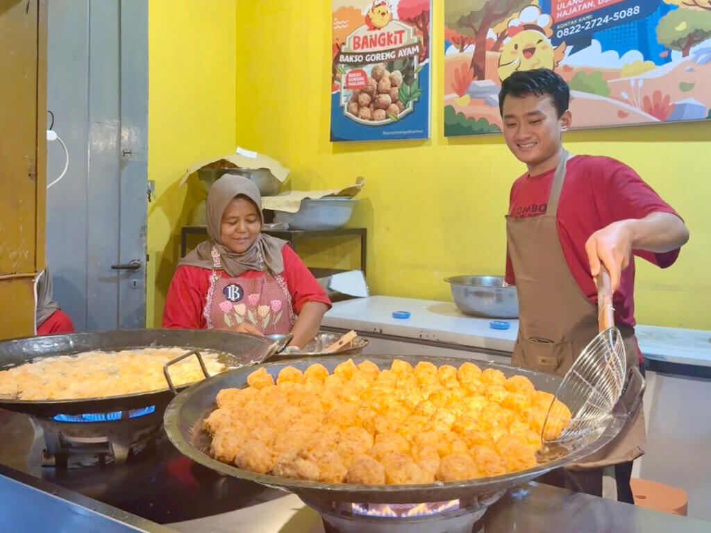 Essensstand auf dem Pasar Oro Oro Dowo in Malang